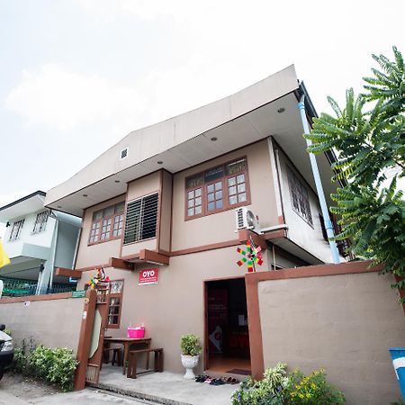 Oyo 691 Don Muang Boutique House Hotel Bangkok Bagian luar foto